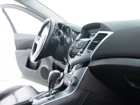 Used 2012 Chevrolet Cruze LTZ FWD image 27
