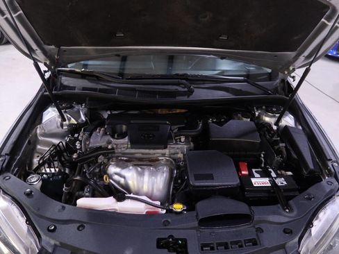 Used 2015 Toyota Camry XSE image 9