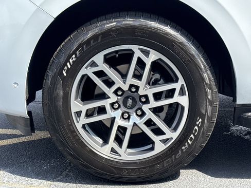 Certified 2025 Ford Expedition Active AWD/4WD image 37