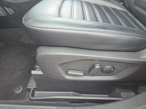 Used 2024 Ford Edge SEL w/ Convenience Package image 12