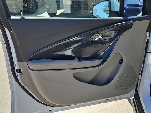 Used 2015 Chevrolet Volt FWD image 20