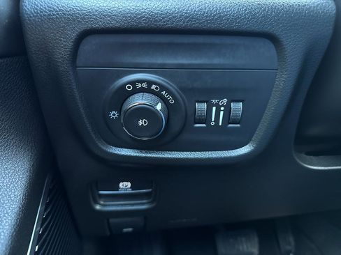 Certified 2025 Jeep Grand Cherokee Summit w/ Adv Protech Group IV image 22