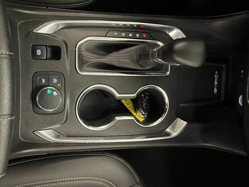 Used 2023 Chevrolet Traverse LT FWD image 49