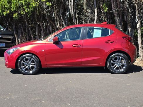 Used 2020 Toyota Yaris LE FWD image 7