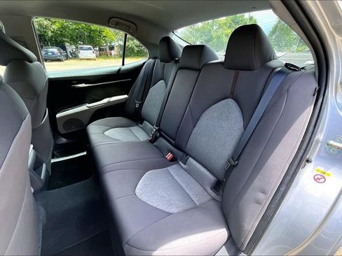 Used 2019 Toyota Camry LE FWD image 21