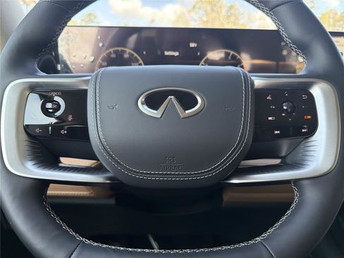 Used 2025 INFINITI QX80 Sensory AWD/4WD image 22