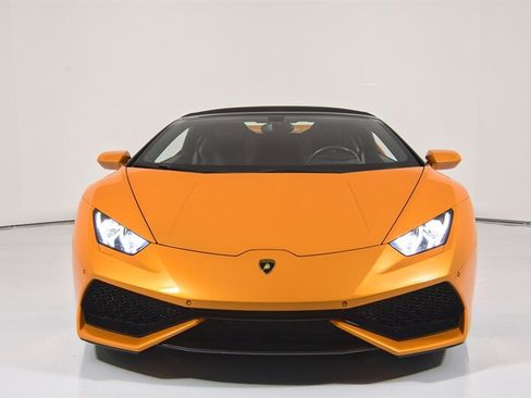 Used 2017 Lamborghini Huracan LP 610-4 AWD/4WD image 3