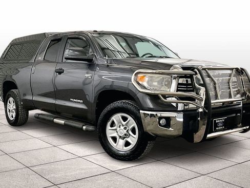 Used 2016 Toyota Tundra SR5 image 3