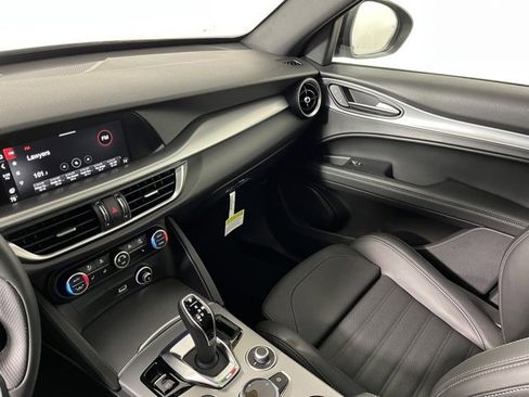 Used 2025 Alfa Romeo Stelvio Sprint w/ Veloce Package image 40