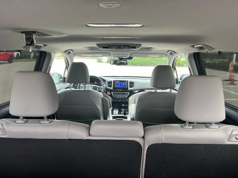 Used 2017 Honda Pilot Touring image 23