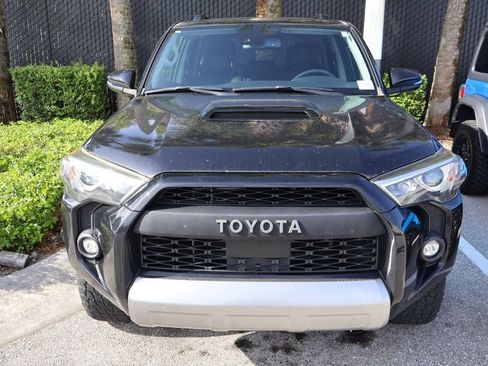Used 2021 Toyota 4Runner TRD Off-Road Premium w/ Moonroof Package AWD/4WD image 5