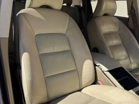 Used 2008 Volvo V70 FWD image 14
