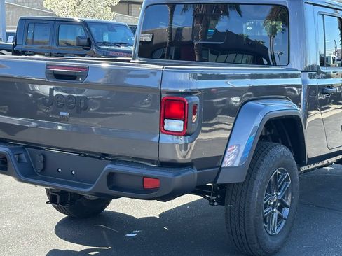 New 2026 Jeep Gladiator Sport AWD/4WD image 8