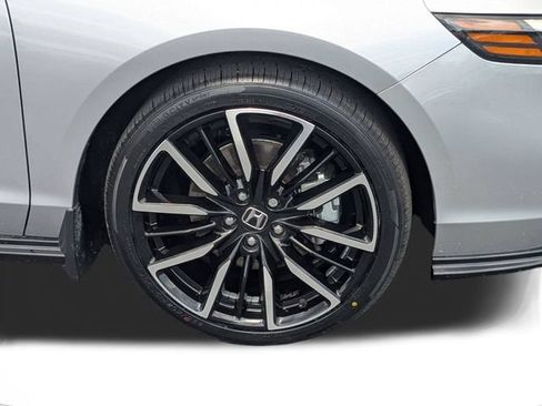 Used 2023 Honda Accord Touring image 10