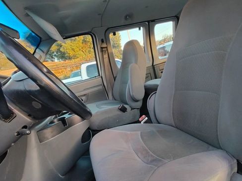 Used 2007 Ford E-350 and Econoline 350 XLT image 15