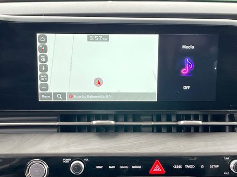 Certified 2023 Kia Carnival SX image 12