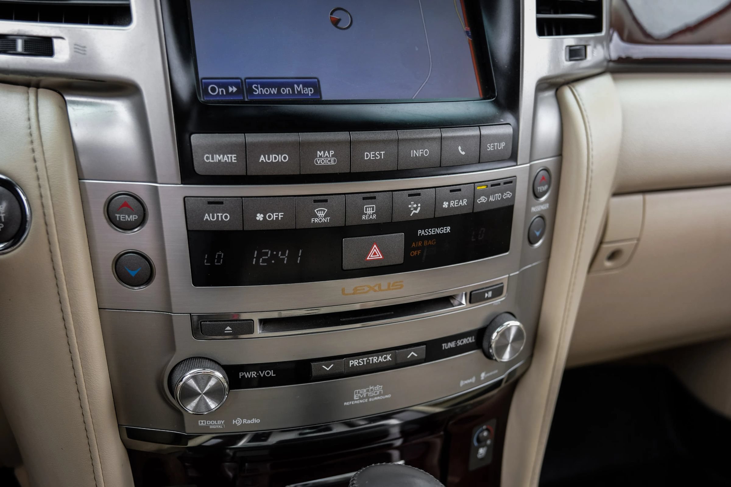Used 2013 Lexus LX 570 4WD w/ Luxury Pkg image 30