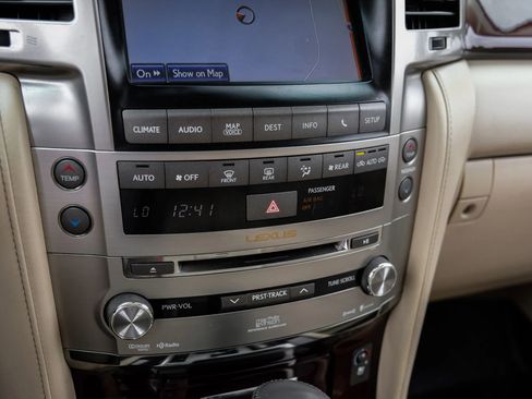 Used 2013 Lexus LX 570 4WD w/ Luxury Pkg image 30