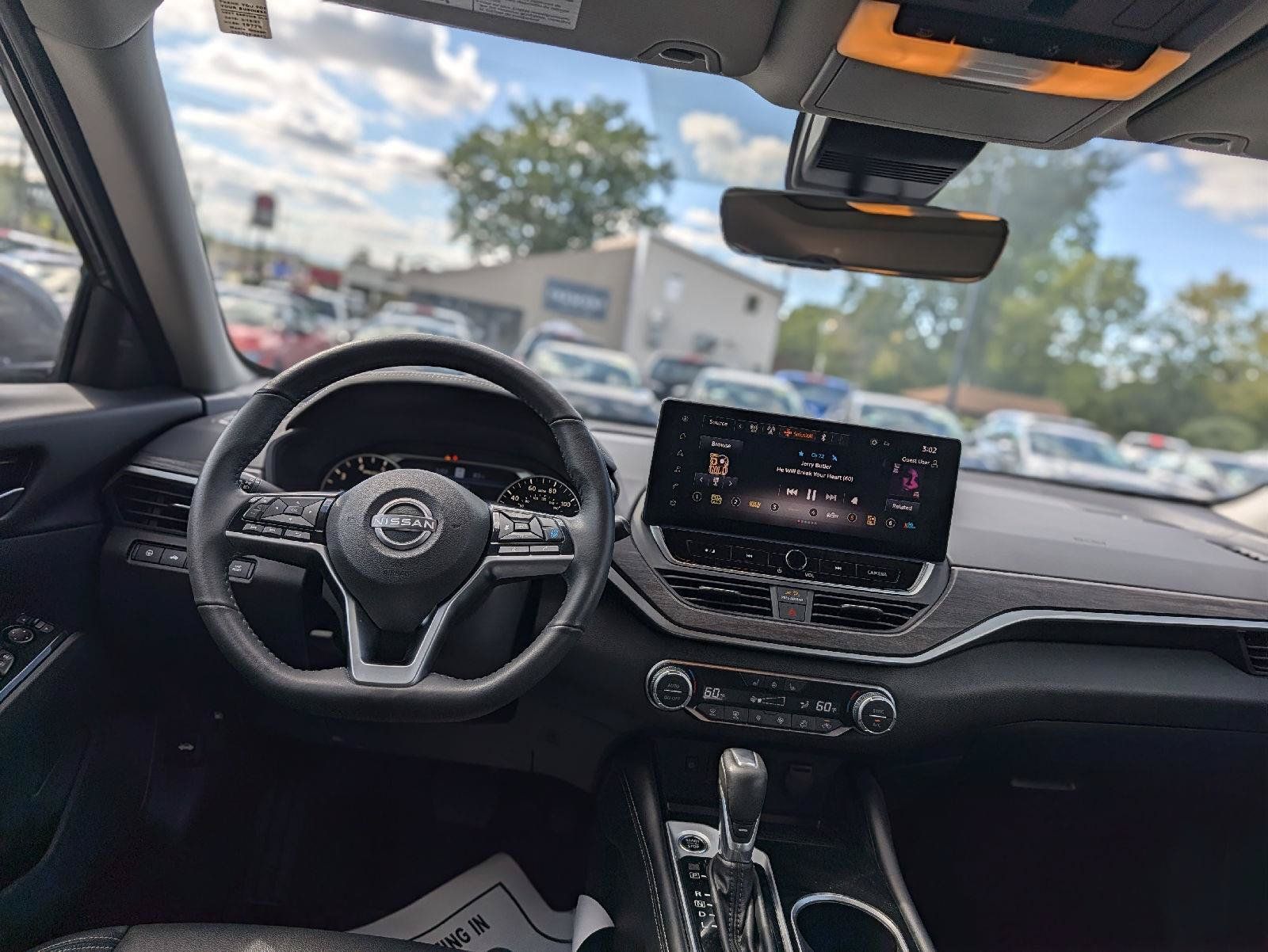 Used 2024 Nissan Altima 2.5 SL AWD/4WD image 2