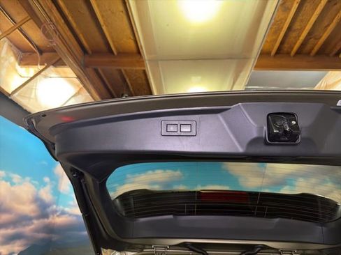 Used 2024 Subaru Outback Premium w/ Popular Package #1 AWD/4WD image 38