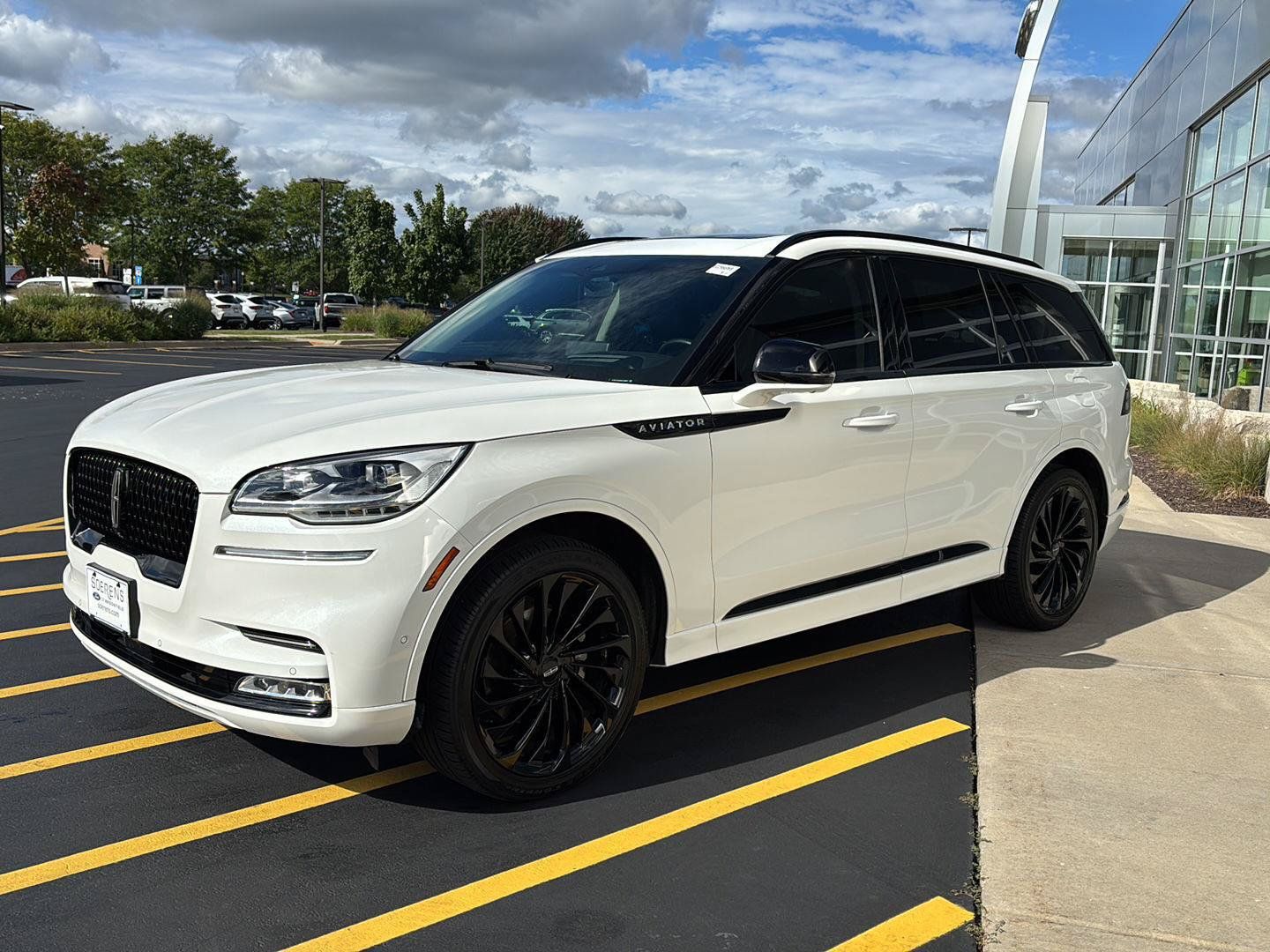 Used 2022 Lincoln Aviator Reserve w/ Equipment Group 201A AWD/4WD image 8