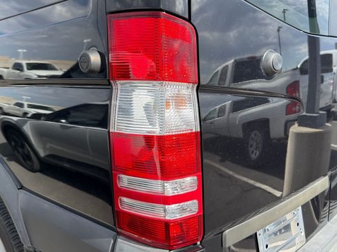 Used 2015 Mercedes-Benz Sprinter 2500 image 16