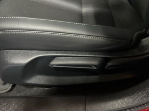 Used 2025 Honda Civic Sport image 31