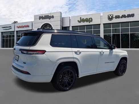 New 2026 Jeep Grand Cherokee L Summit AWD/4WD image 3
