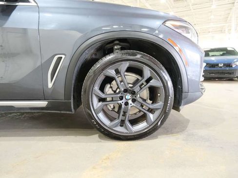 Used 2019 BMW X5 xDrive40i w/ Convenience Package AWD/4WD image 16