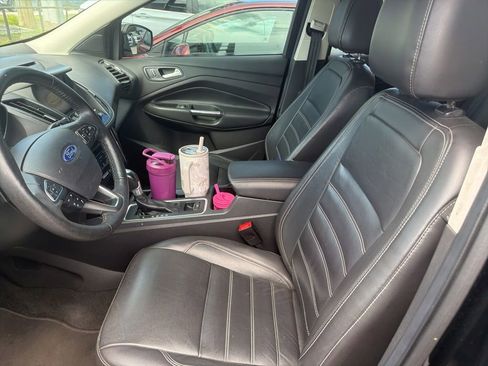 Used 2017 Ford Escape Titanium w/ Equipment Group 301A FWD image 5