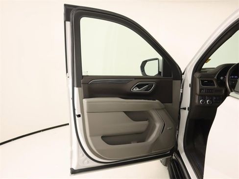 Used 2021 GMC Yukon SLT w/ SLT Premium Package image 10