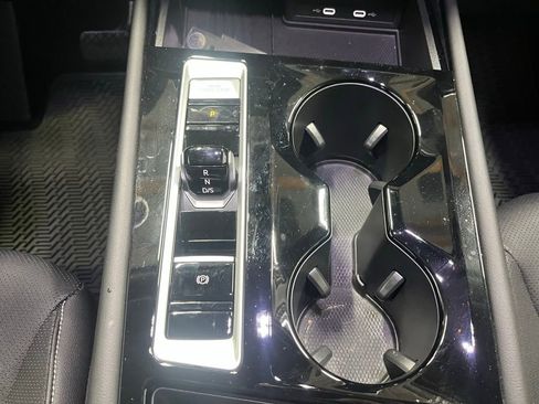 Certified 2025 Volkswagen Atlas SE w/ Panoramic Sunroof Package image 15