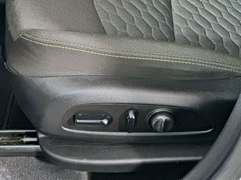 Used 2018 Chevrolet Equinox LT image 22