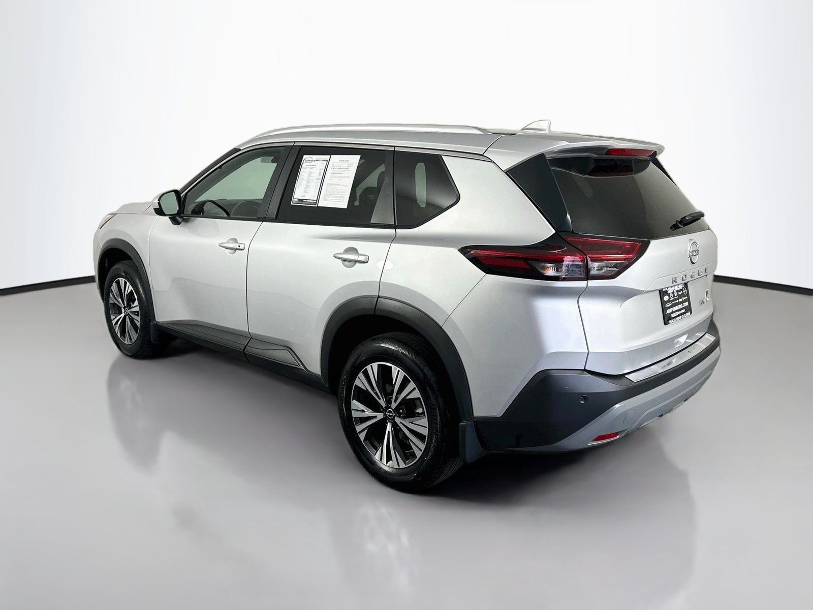 Used 2023 Nissan Rogue SV w/ SV Premium B Package AWD/4WD image 5
