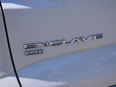 Used 2023 Buick Enclave Essence AWD/4WD image 11