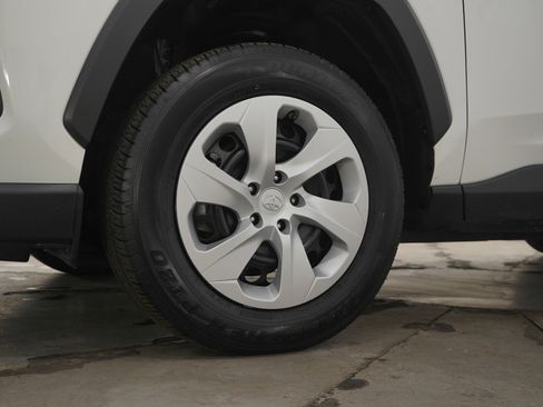 Certified 2025 Toyota RAV4 LE image 27