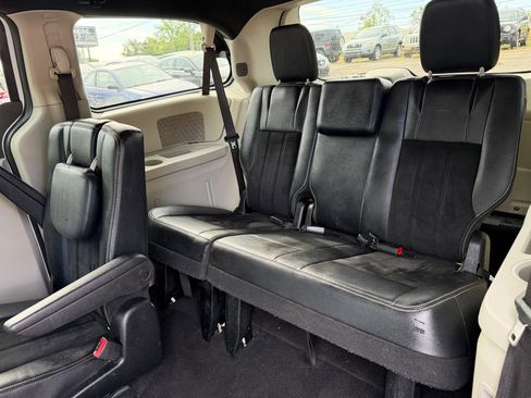 Used 2017 Dodge Grand Caravan SXT image 15