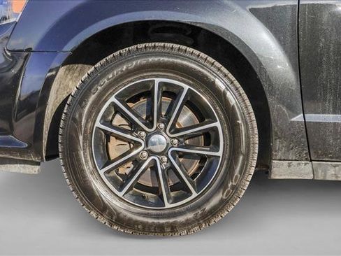 Used 2018 Dodge Grand Caravan SXT w/ Blacktop Package image 9