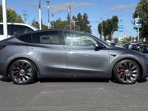 Used 2022 Tesla Model Y Performance AWD/4WD image 8