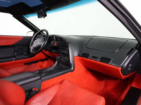 Used 1996 Chevrolet Corvette Coupe RWD image 16