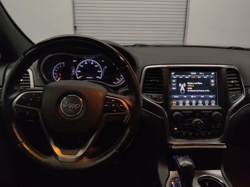 Used 2018 Jeep Grand Cherokee Overland RWD image 22