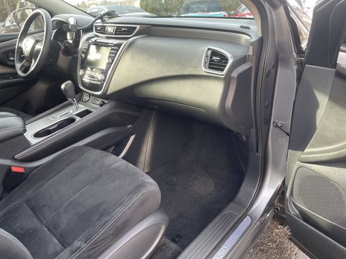 Used 2019 Nissan Murano S image 9