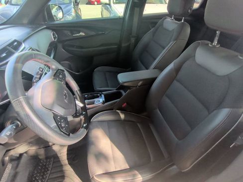 Used 2021 Chevrolet TrailBlazer RS w/ Technology Package FWD image 14