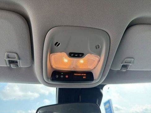 Used 2024 Chevrolet TrailBlazer LT image 32