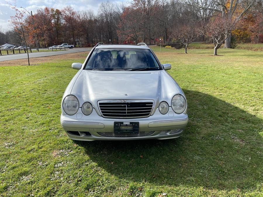 Used 2002 Mercedes-Benz E 320 4MATIC Wagon image 3