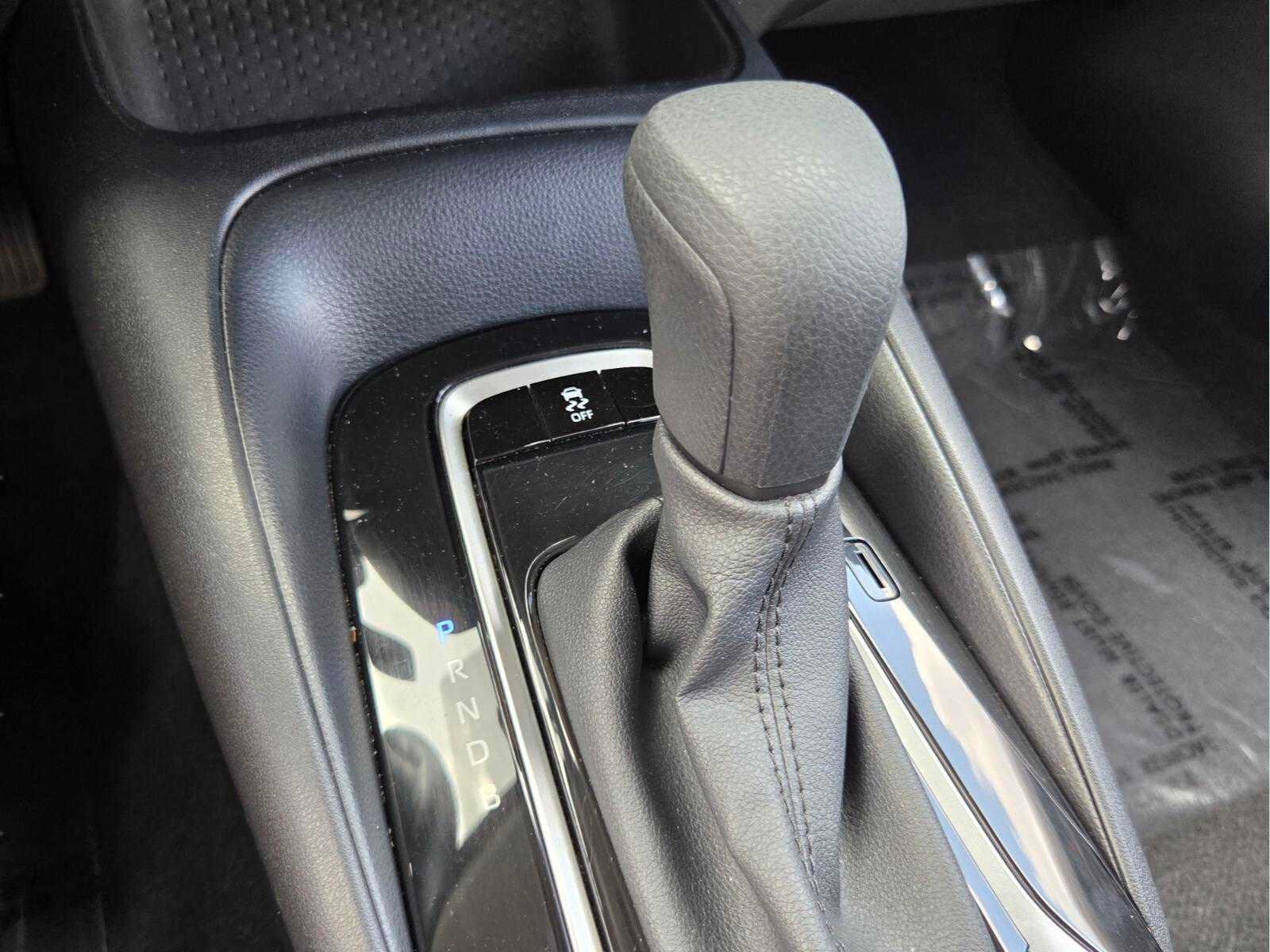 Used 2025 Toyota Corolla LE FWD image 25