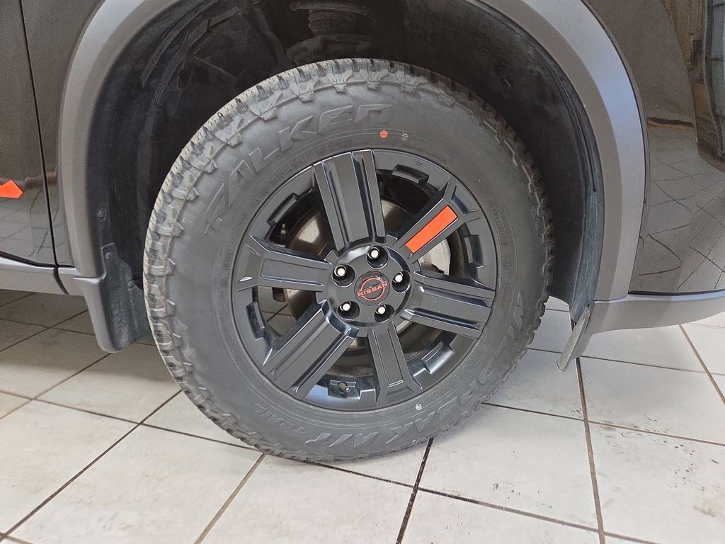 Used 2025 Nissan Rogue SV AWD/4WD image 8