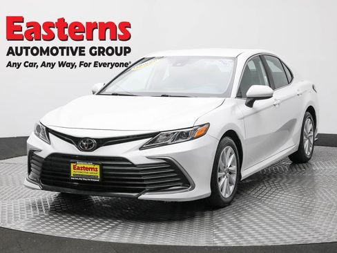 Used 2023 Toyota Camry LE image 1