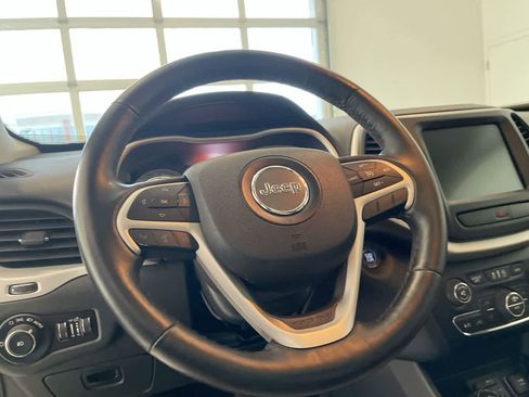 Used 2015 Jeep Cherokee Limited w/ Trailer Tow Group image 14