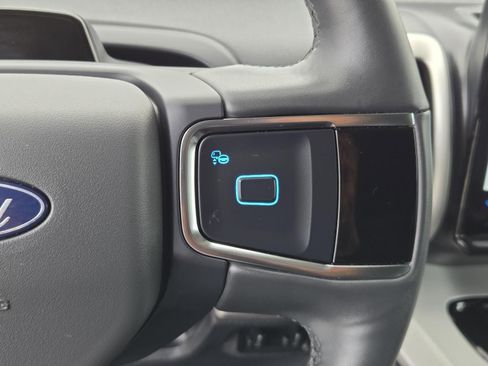 Used 2025 Ford Expedition Active RWD image 18